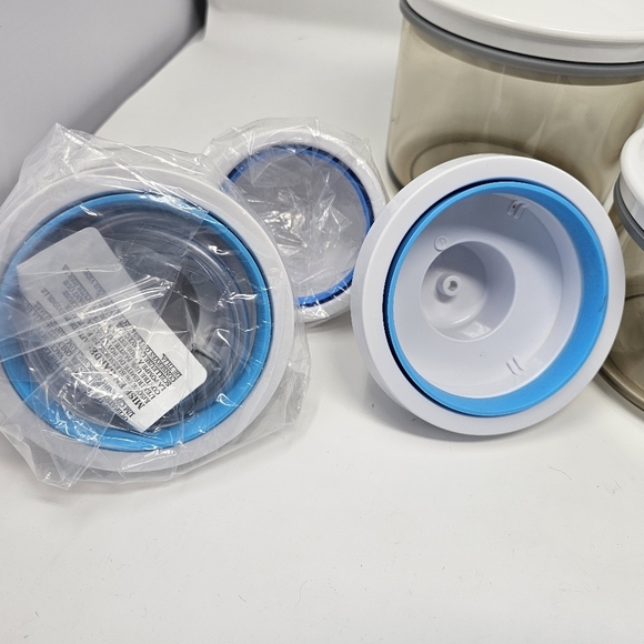 Food Storage Container Set with White Lids - Picture 11 of 15